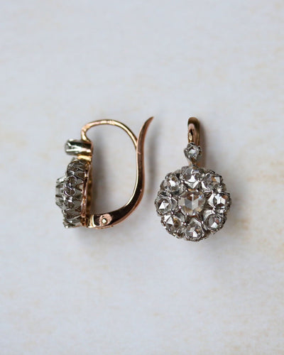 Boucles d'oreilles Paire De Dormeuses Marguerite Or et Diamants 58 Facettes A11578