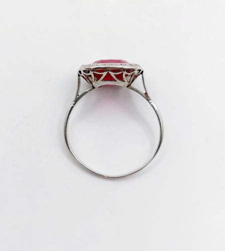 Bague Art Déco or blanc, rubis synthétique et diamants taille rose (circa 1930)