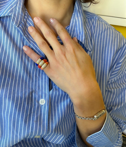 Bague Bague Van Cleef &amp; Arpels, collection Philippine en or jaune et corail 58 Facettes 1