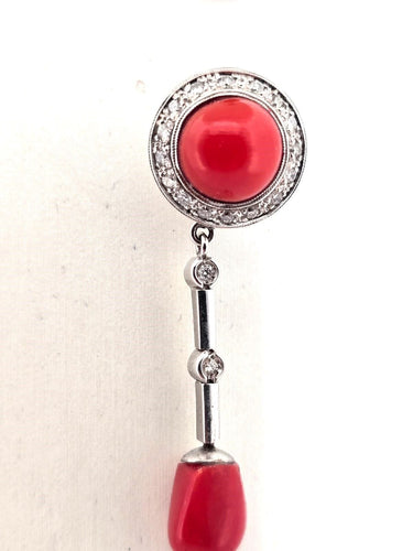 Boucles d'oreilles Boucles d'oreilles en or blanc serties de diamants et de corail 58 Facettes