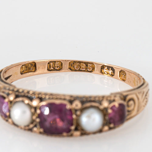 Bague 51 Bague victorienne en or jaune et perle de grenat, vers 1848 58 Facettes G13621