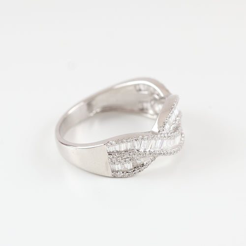 Bague 53 Bague en or blanc 18 carats sertie d'un diamant 58 Facettes 131370E