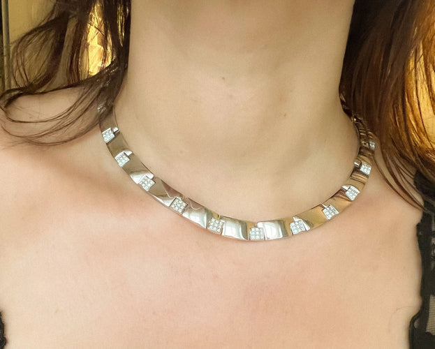 Collier Collier or gris et diamants de la Maison Chaumet 58 Facettes 1
