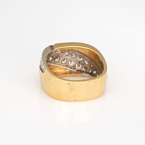 Bague Bague vintage des années 80 en or jaune 18 carats, sertie d'un diamant de 1 carat. Anneau large carré, taille 6,5. 58 Facettes G14022