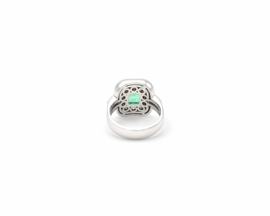 Bague Bague en or blanc avec émeraude et diamants 58 Facettes