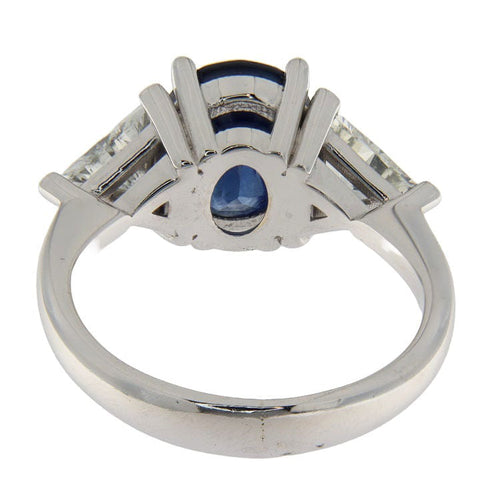 Bague Bague en or blanc avec saphir de 3,40 ct et diamants taille trilliant 58 Facettes G3684