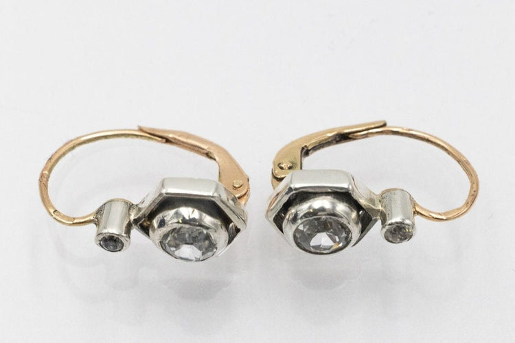 Boucles d'oreilles pendantes anciennes avec saphirs blancs, Autriche-Hongrie, première moitié du XXe siècle