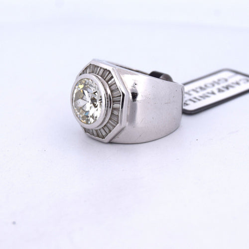 Bague 44 Bague vintage en or blanc 18 carats avec diamant central et diamants 58 Facettes