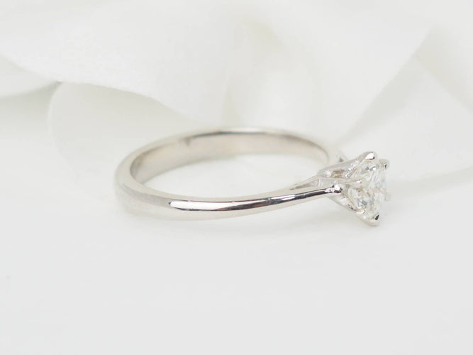 Bague 52.5 Bague solitaire en or blanc et diamant 0.58ct 58 Facettes 28293/31331