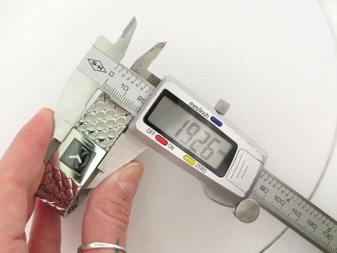 Montre vintage montre CHANEL matelasse h0009 19mm en acier quartz lady 58 Facettes 271264