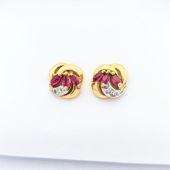 Boucles d'oreilles Boucles d'oreilles en or jaune rubis et diamant 58 Facettes 30820