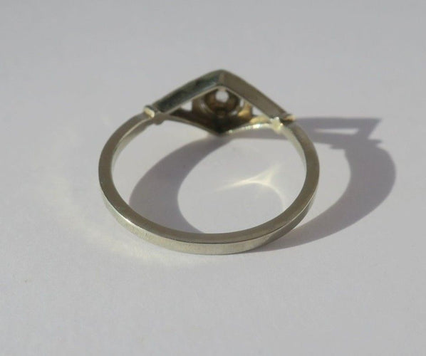 Bague Art Déco en or blanc 18k et platine et diamant