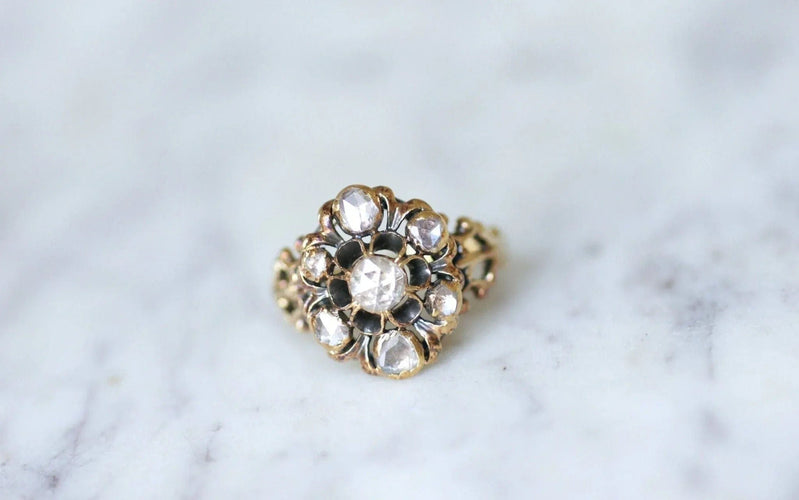 Bague Bague marguerite ancienne en or et diamants taille rose 58 Facettes