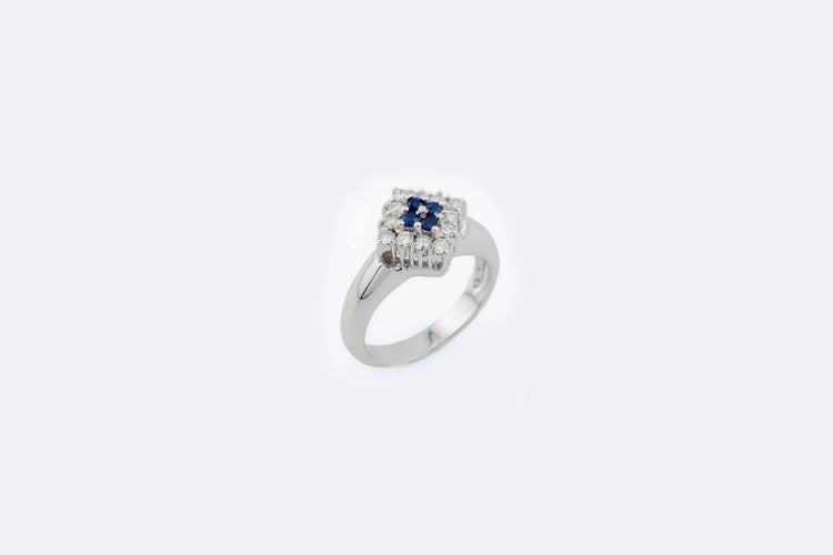 Bague 48 Bague en or blanc avec diamants et saphir 58 Facettes ANL649