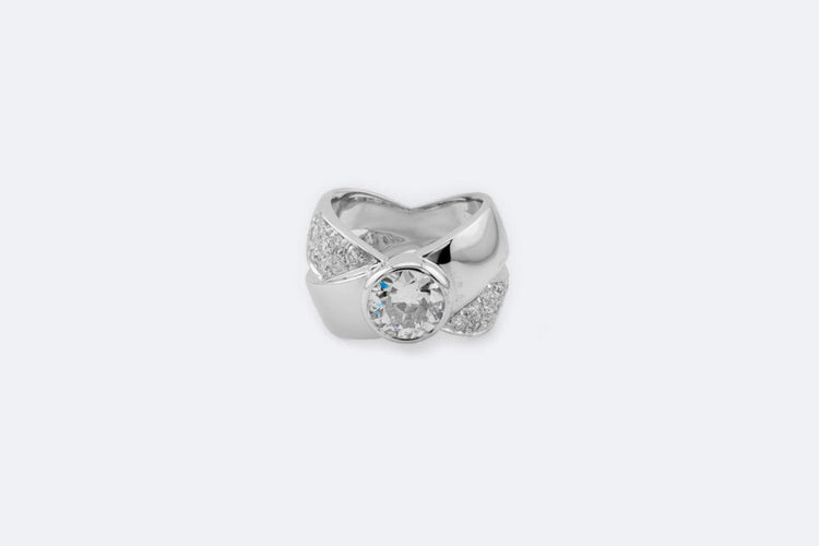 Bague 55 Double alliance en or blanc avec pavé de diamants et diamant central 58 Facettes ANL899