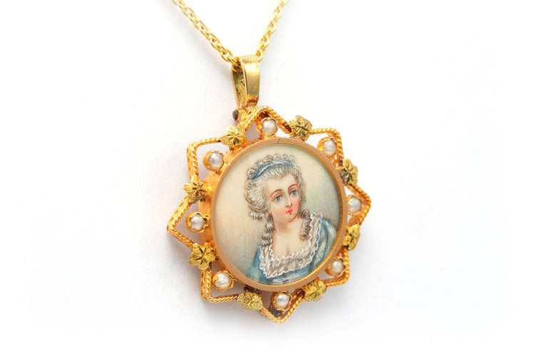 Pendentif Pendentif Napoléon III or jaune, perles et miniature sur nacre 58 Facettes 22021