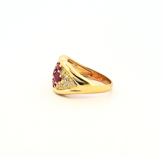 Bague vintage en or jaune , rubis et diamants