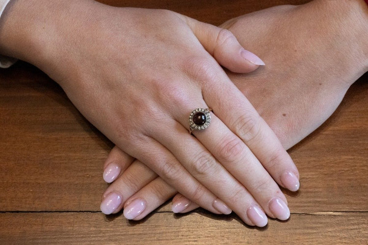 Bague Bague ancienne grenat cabochon et diamants en or jaune 58 Facettes 11712