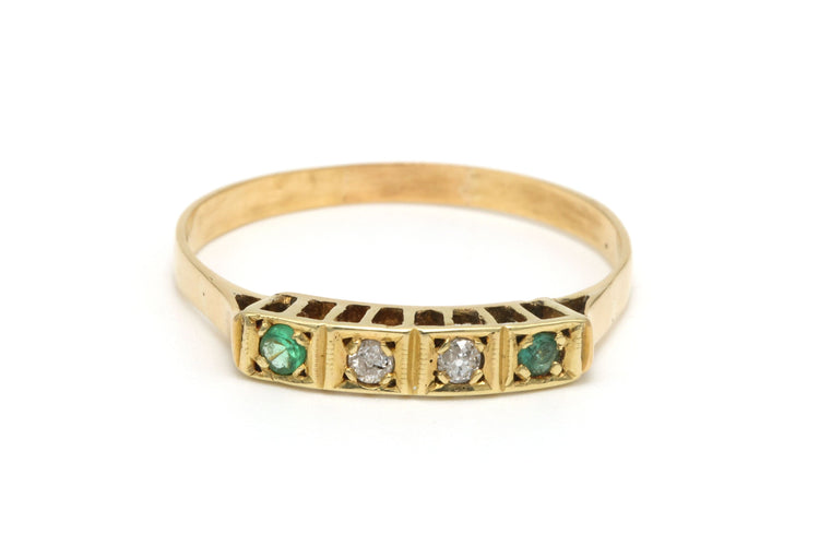 Bague 61 Bague contemporaine en or jaune 18 carats sertie d'émeraudes et de diamants 58 Facettes B332