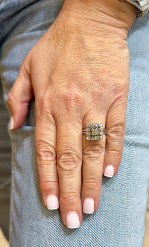 Bague 49 Bague ancienne forme carré en or blanc et diamants 58 Facettes