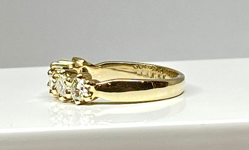 Bague 52 Demi alliance or jaune 6 diamants 58 Facettes AB342