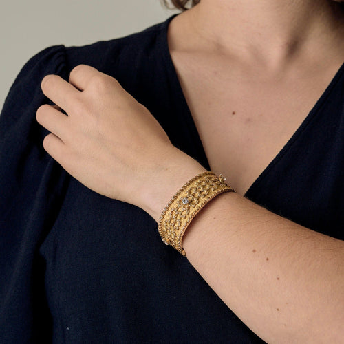 Bracelet Bracelet ruban en or jaune et diamants 58 Facettes PRG1854