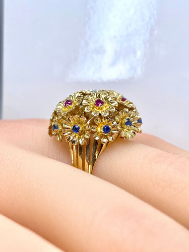 Bague 53 Bague - Bague multifleurs en or jaune et saphirs, rubis, diamants 58 Facettes AB671