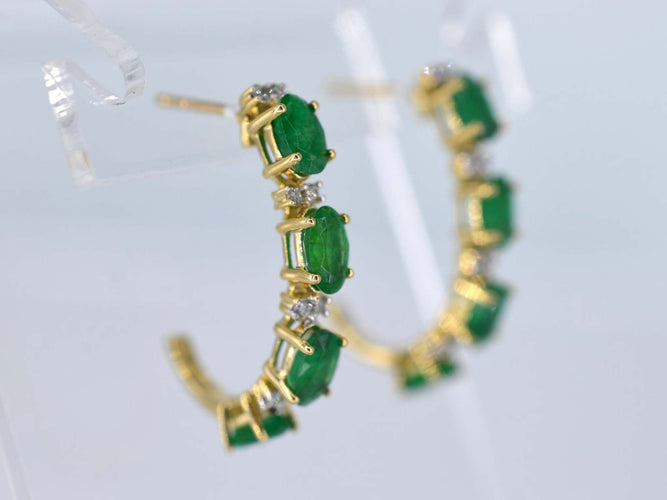 Gold earrings with diamonds and emerald 58 Facettes 2135
