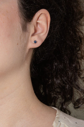 Boucles d'oreilles Boucles d'oreilles Puces Or blanc Saphir 58 Facettes 3089100CN