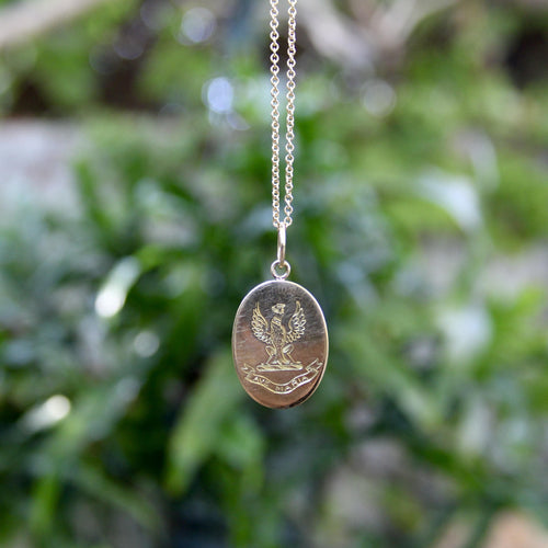 Pendentif aigle Ave Maria gravé à la main en or jaune victorien