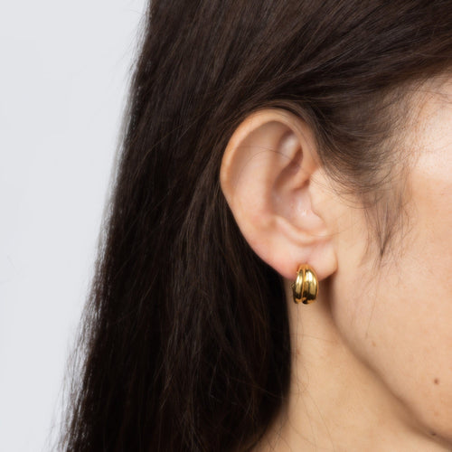 Boucles d'oreilles Boucles d'oreilles Tiffany & Co. des années 90, petites crevettes, vintage, en or jaune 18 carats, signées Huggies 58 Facettes G14195