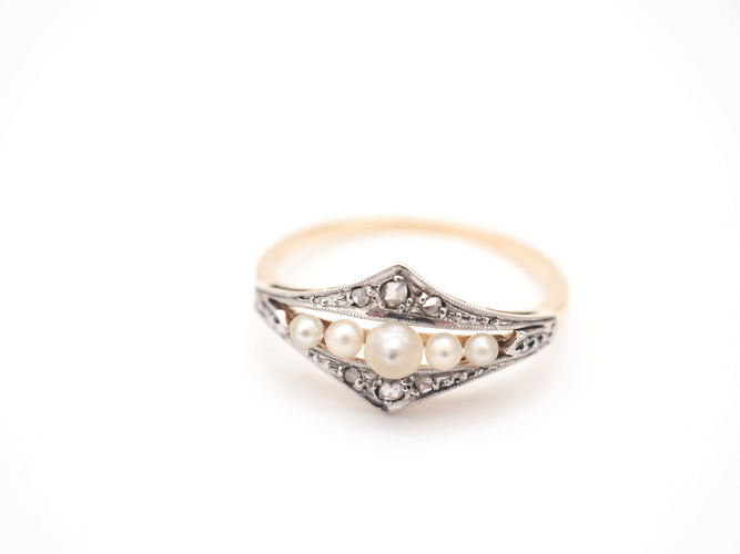 Bague 55 Bague en or jaune 750 mil, perle et diamants 58 Facettes