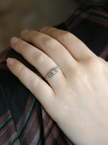 Bague géométrique or blanc diamants