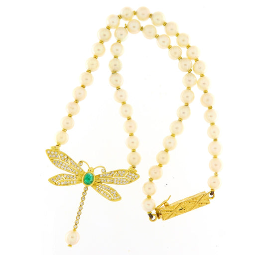 Collier Collier de perles avec pendentif libellule en or jaune, diamants et émeraude 58 Facettes G3505