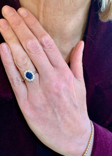 Bague 53 Bague Pompadour Saphir 1.50 Diamants Or Gris 18 Carats 58 Facettes BSA105