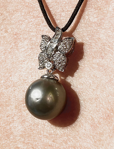 Pendentif Pendentif en or blanc, perle de Tahiti et diamants 58 Facettes AB606