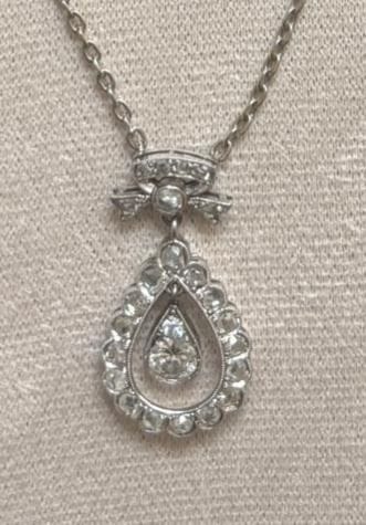 Collier Collier Belle Époque en or blanc 18k, perles et diamants 58 Facettes