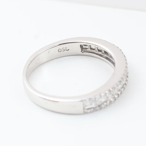 Bague 51 Bague en or blanc 18 carats sertie de diamants taille baguette et brillant 58 Facettes 130019