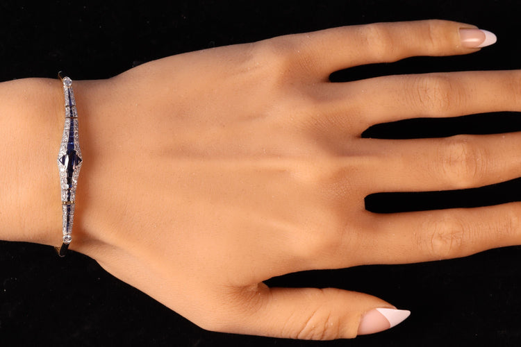 Bracelet Bracelet des années 1920 : une fusion de saphirs et de diamants 58 Facettes 13042-0008