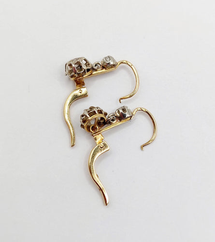 Boucles d'oreilles Dormeuses antique or 18k diamants serti étoilés (circa 1920) 58 Facettes A06529