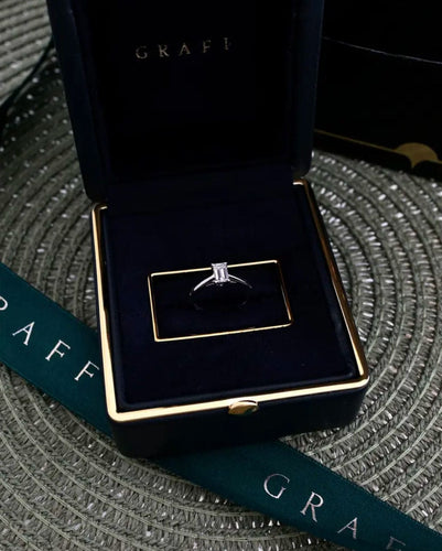 Bague 50 Bague de fiançailles GRAFF, « Paragon » avec diamant émeraude GIA 0,50 carat F/VVS1 58 Facettes