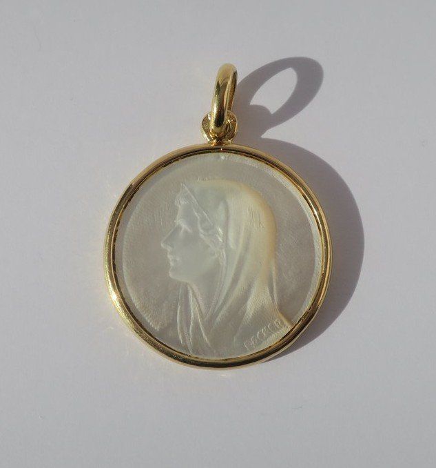 BECKER médaille vintage Vierge nacre or