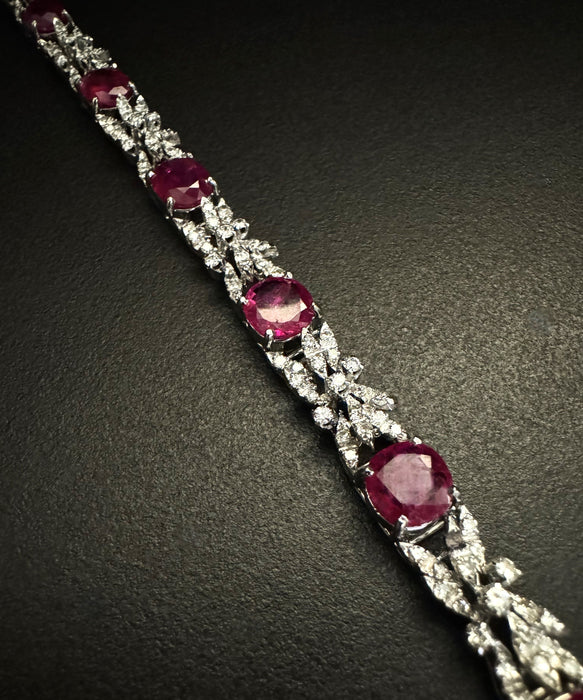 Bracelet Bracelet avec rubis de 14 ct et diamants de 3 ct. 58 Facettes