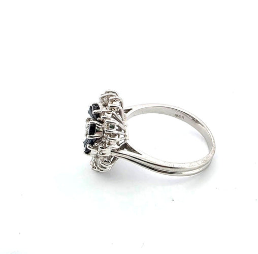Bague 56 Bague en or blanc 18 carats avec saphirs et diamants 58 Facettes