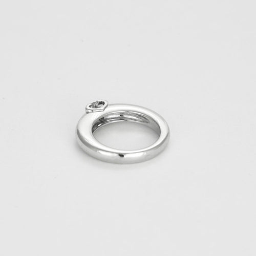 Bague 48 CARTIER - Bague solitaire en or blanc et diamant 58 Facettes LP1090