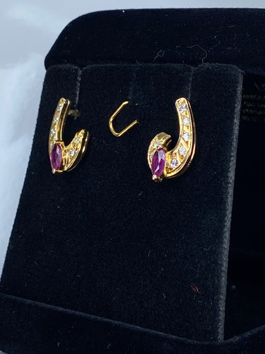 Paire de boucles d’oreilles or jaune et diamants