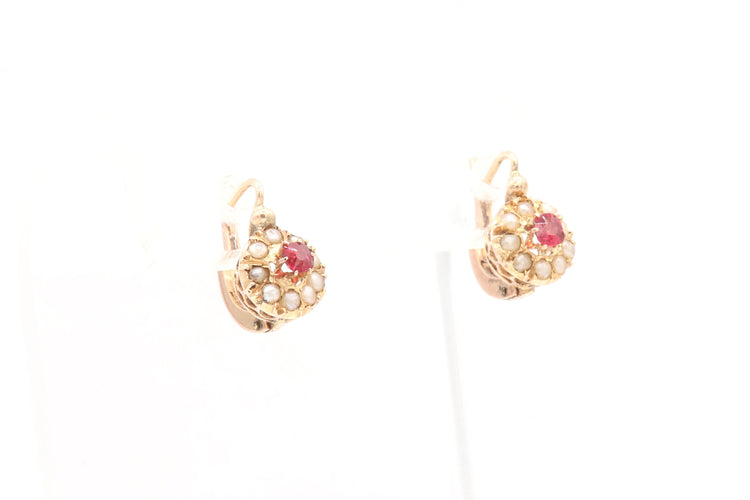 Boucles d'oreilles Boucles d'oreilles Napoléon III en or jaune serties de rubis et de perles 58 Facettes 21391