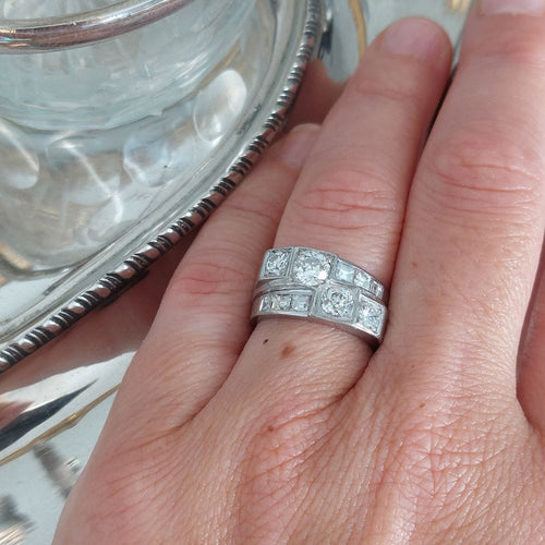 Bague 55 Bague Tank asymétrique Equilibria platine et diamants 58 Facettes 191