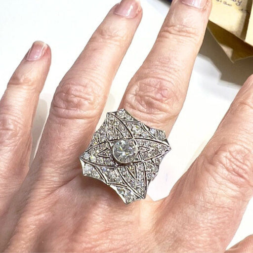 Ring Art Deco style platinum ring with diamonds 58 Facettes Q26B