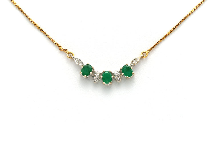 Collier Collier en or jaune serti d'émeraude et de diamants 58 Facettes 13824